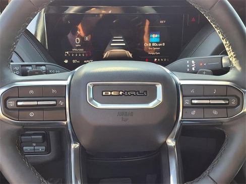 Used 2025 GMC Yukon Denali w/ Sun & Power Step Package image 21