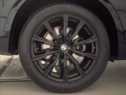 Used 2021 BMW X5 xDrive40i w/ M Sport Package AWD/4WD image 17