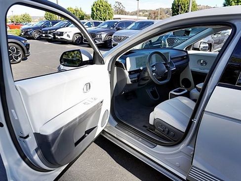 Certified 2024 Hyundai Ioniq 5 Limited RWD image 39
