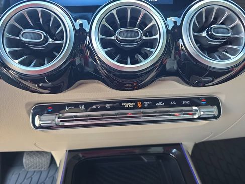 Certified 2025 Mercedes-Benz GLB 250 image 22