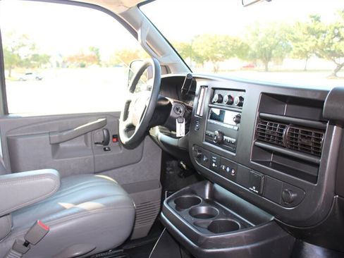 Used 2019 Chevrolet Express 2500 LS w/ Driver Convenience Package RWD image 25