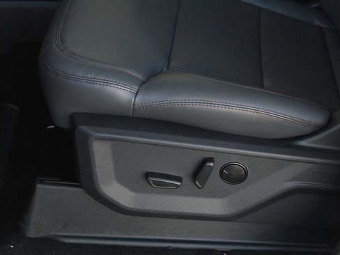 New 2025 Ford Expedition Max Active image 16