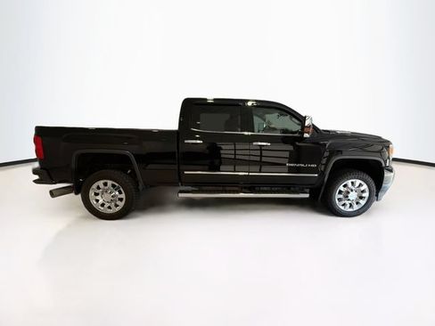 Used 2019 GMC Sierra 2500 Denali w/ Duramax Plus Package AWD/4WD image 8