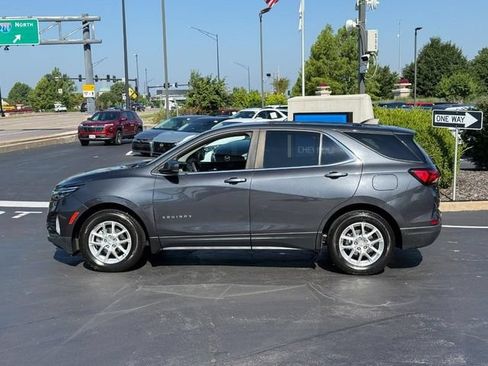 Used 2022 Chevrolet Equinox LT FWD image 2