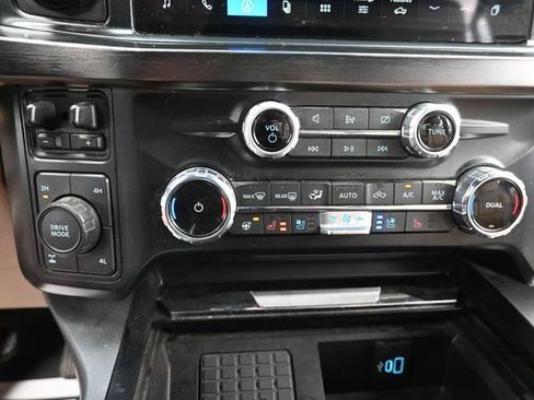 Used 2023 Ford F250 Lariat w/ Sport Appearance Package AWD/4WD image 14