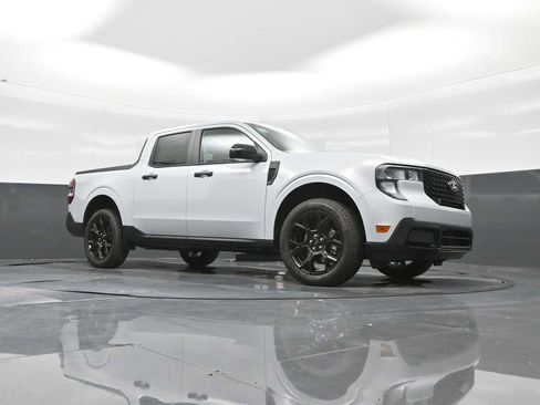 New 2025 Ford Maverick XLT w/ XLT Luxury Package image 18