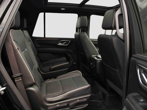 Used 2021 Chevrolet Tahoe Premier w/ Premium Package image 16