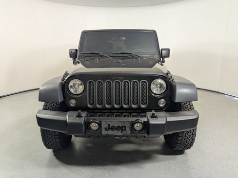Used 2018 Jeep Wrangler Sport AWD/4WD image 2