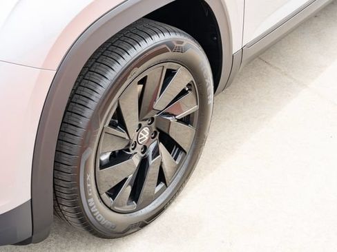 New 2026 Volkswagen Atlas SE FWD image 12