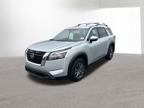 New 2025 Nissan Pathfinder SV image 2