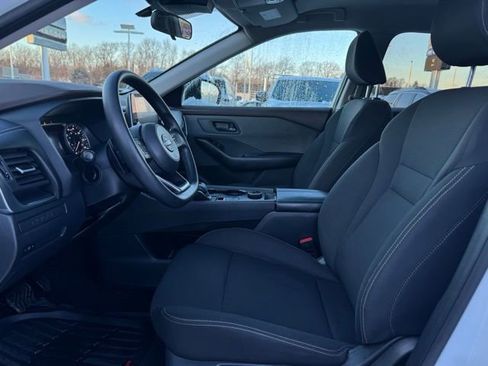 Used 2023 Nissan Rogue S image 13