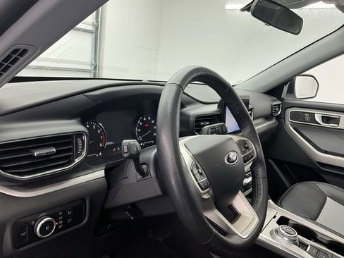 Used 2023 Ford Explorer XLT w/ Equipment Group 202A image 18