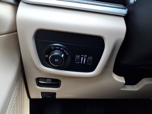 Certified 2024 Jeep Grand Cherokee Limited image 14