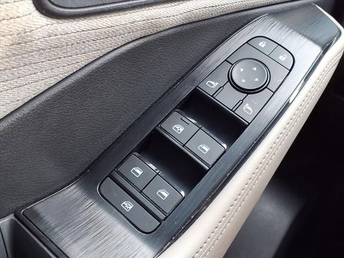 Certified 2022 Nissan Rogue SV image 9