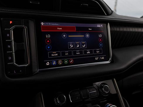 Used 2021 GMC Yukon Denali w/ Denali Premium Package AWD/4WD image 21