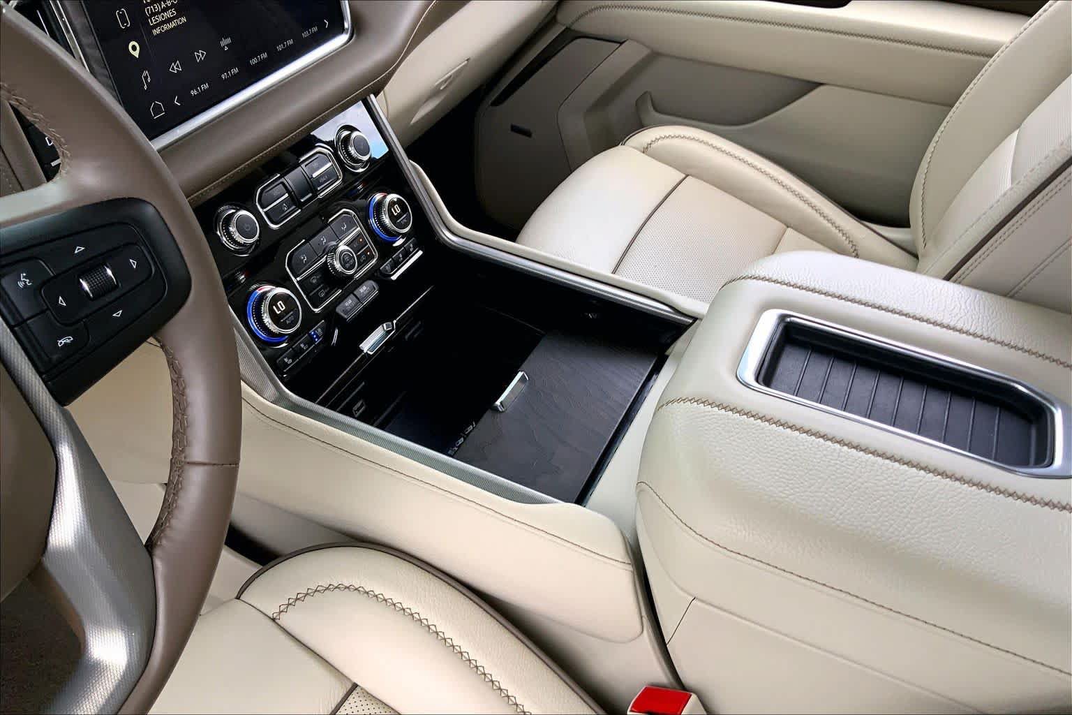 Used 2024 GMC Yukon Denali RWD image 17