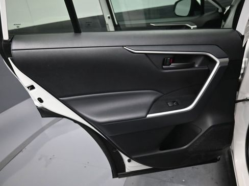 Used 2024 Toyota RAV4 LE AWD/4WD image 30