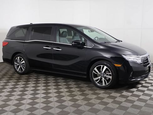 Used 2023 Honda Odyssey Touring image 17
