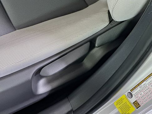 Used 2023 Toyota Corolla LE w/ LE Convenience Package FWD image 13