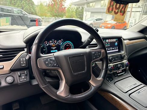 Used 2019 GMC Yukon Denali w/ Denali Ultimate Package AWD/4WD image 17