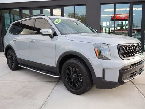 Used 2025 Kia Telluride AWD image 1