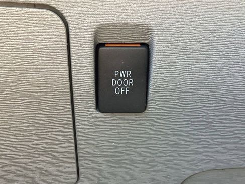 Used 2014 Toyota Sienna XLE image 27