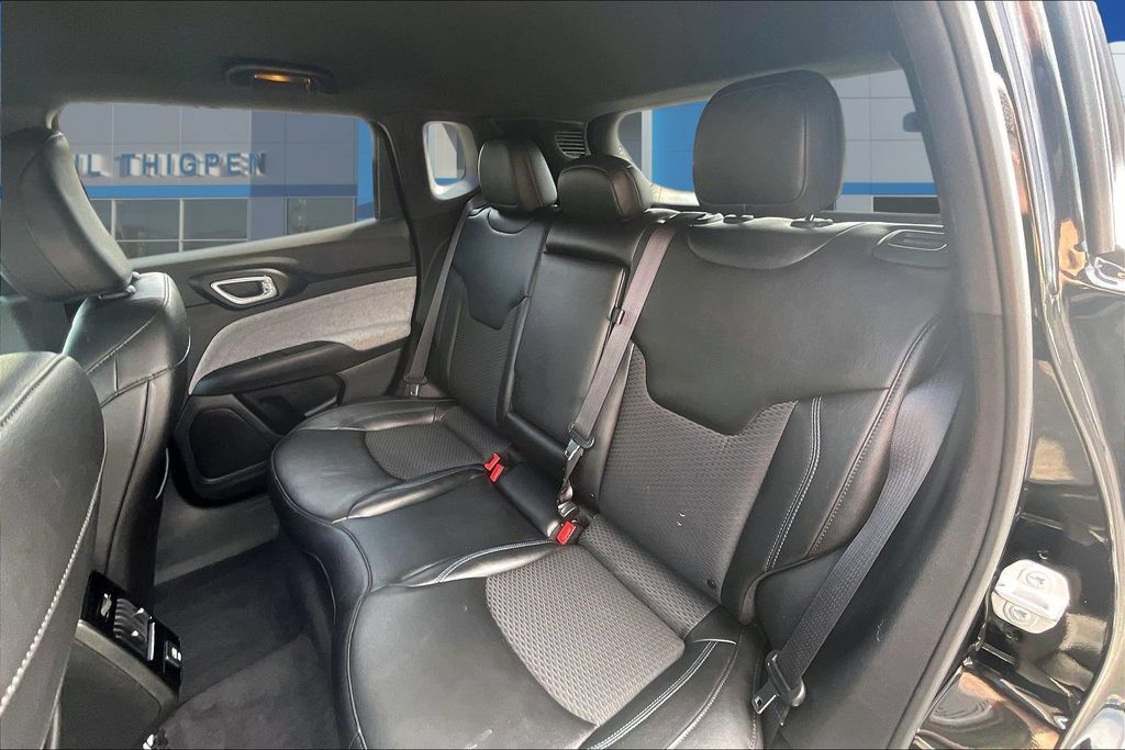 Used 2023 Jeep Compass Latitude AWD/4WD image 22