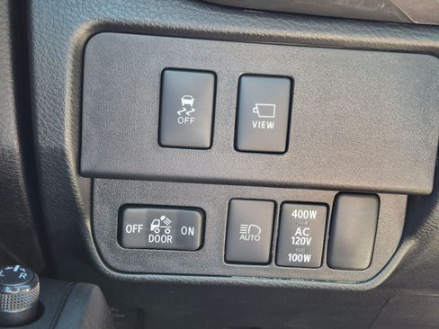 Used 2022 Toyota Tacoma TRD Off-Road w/ TRD Premium Off Road Package AWD/4WD image 19