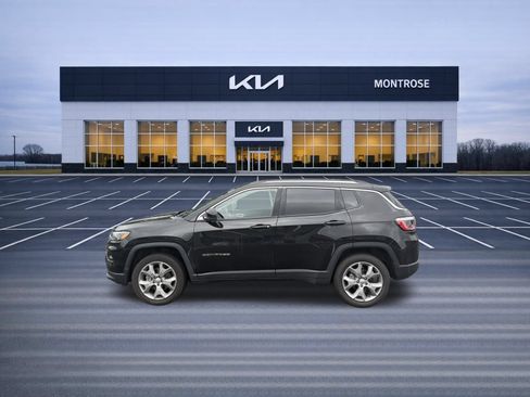 Used 2022 Jeep Compass Limited w/ Sun and Sound Group AWD/4WD image 9