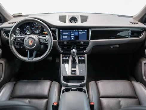 Certified 2024 Porsche Macan AWD/4WD image 18