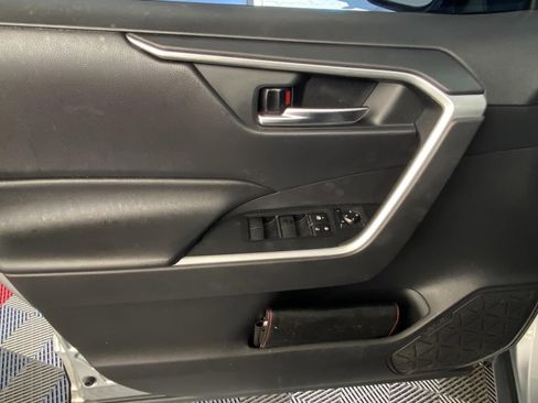 Used 2020 Toyota RAV4 XLE w/ Convenience Package image 21