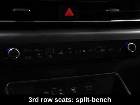 Used 2025 Kia Carnival FWD image 23