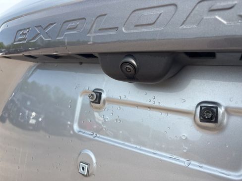 Used 2023 Ford Explorer XLT w/ Equipment Group 202A AWD/4WD image 11
