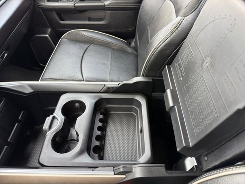 Used 2024 RAM 3500 Laramie image 29