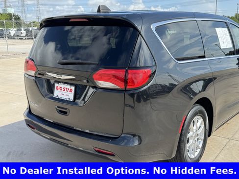 Used 2023 Chrysler Voyager LX FWD image 7