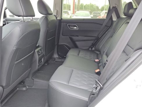 New 2026 Nissan Rogue Platinum w/ Platinum Premium Package AWD/4WD image 4