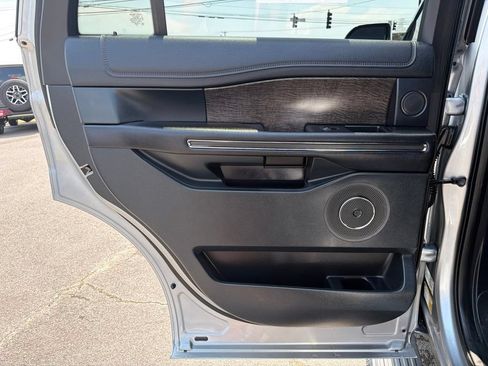 Used 2020 Ford Expedition Limited AWD/4WD image 17