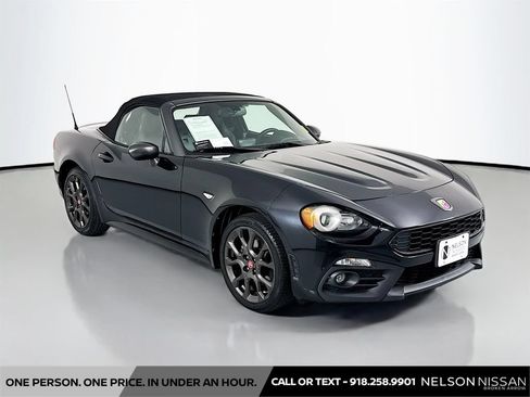 Used 2018 FIAT 124 Spider Abarth w/ Convenience Group RWD image 3