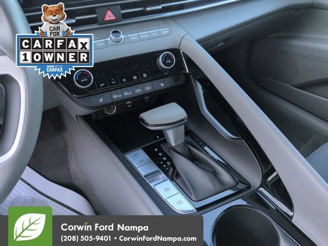 Used 2025 Hyundai Elantra SEL FWD image 17