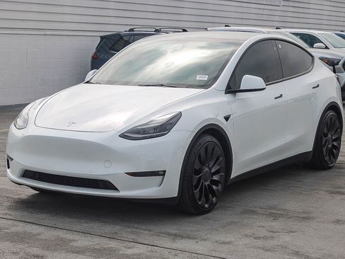 Used 2022 Tesla Model Y Performance image 3