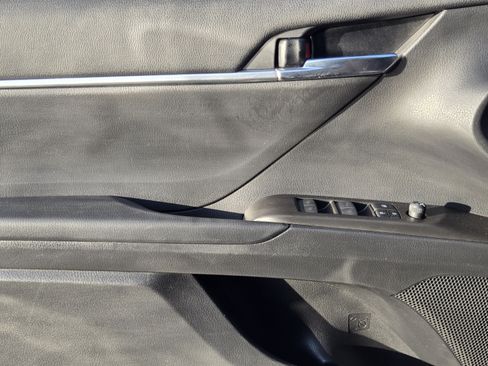 Used 2021 Toyota Camry LE FWD image 20