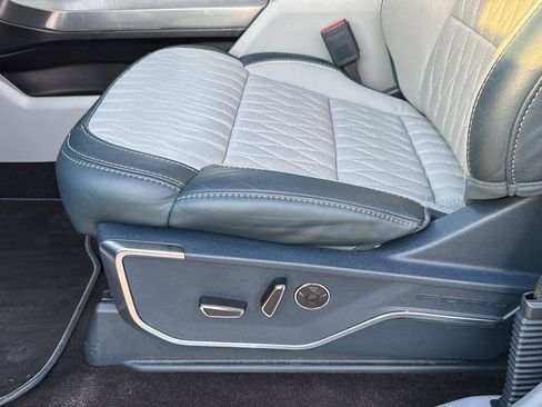 Used 2022 Ford F150 Limited image 28