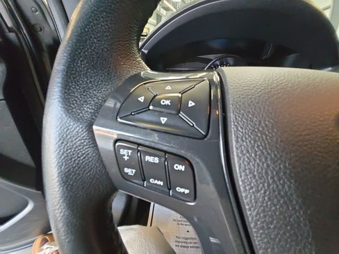 Used 2018 Ford Explorer XLT w/ Equipment Group 202A AWD/4WD image 20