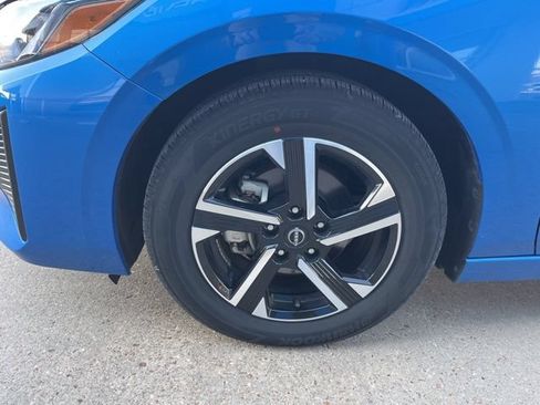 Used 2024 Nissan Sentra SV FWD image 5
