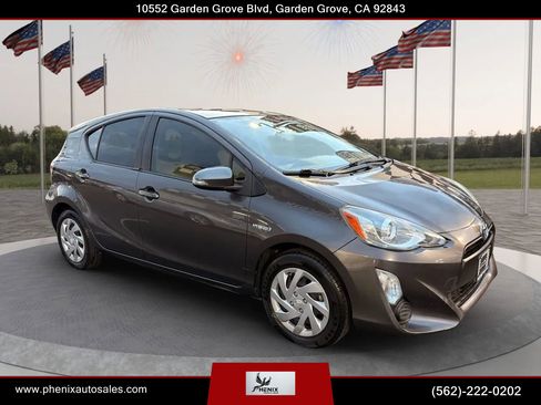 Used 2015 Toyota Prius C One image 11
