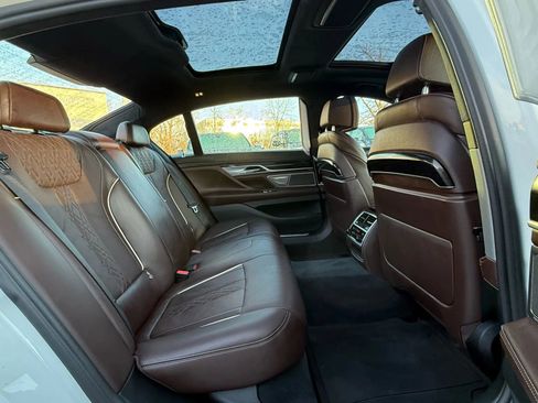 Used 2016 BMW 750i xDrive image 36