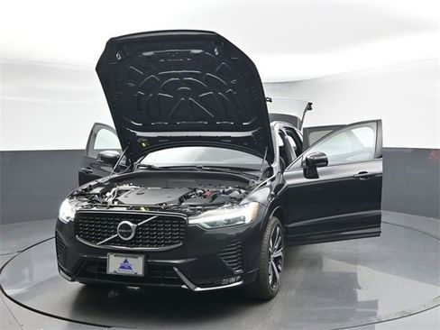 Used 2023 Volvo XC60 B6 Ultimate w/ Protection Package Premier image 54