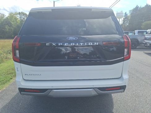 New 2025 Ford Expedition Platinum w/ Driver's Package image 4