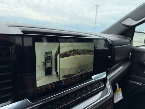 Certified 2024 Chevrolet Silverado 1500 High Country w/ Technology Package image 9