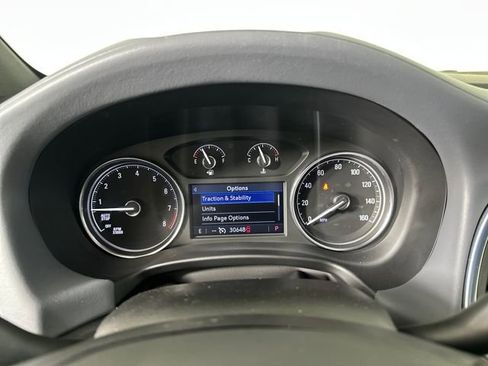 Used 2023 Buick Enclave Essence image 17